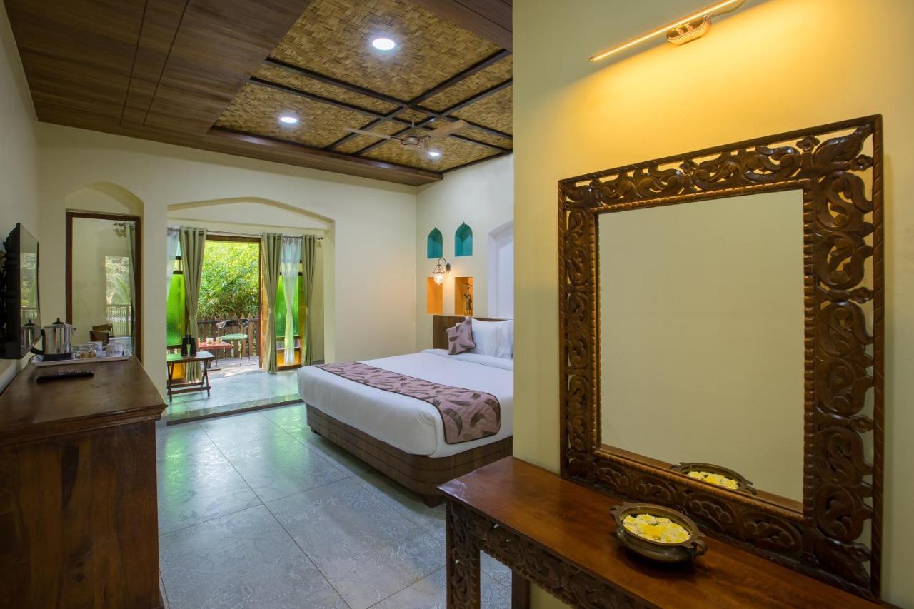 Sterling Padam Pench Hotel Khawasa Bagian luar foto
