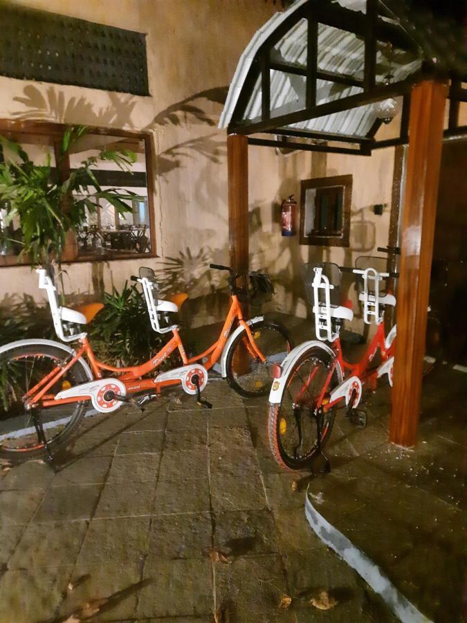 Sterling Padam Pench Hotel Khawasa Bagian luar foto
