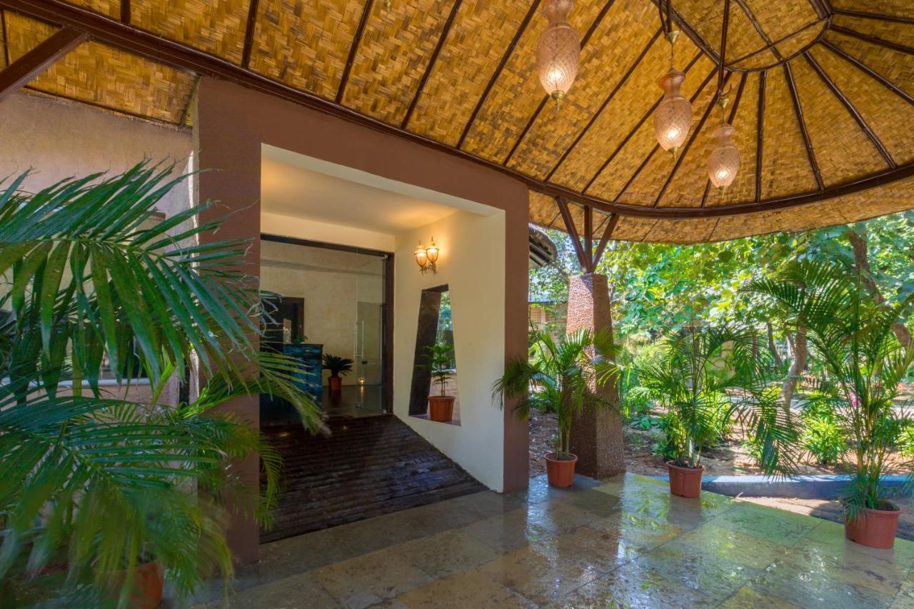 Sterling Padam Pench Hotel Khawasa Bagian luar foto