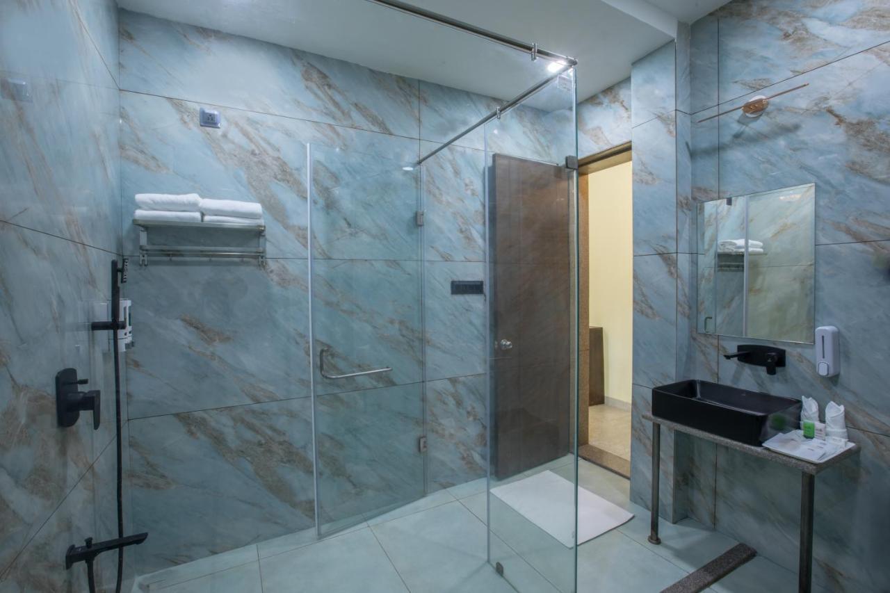 Sterling Padam Pench Hotel Khawasa Bagian luar foto