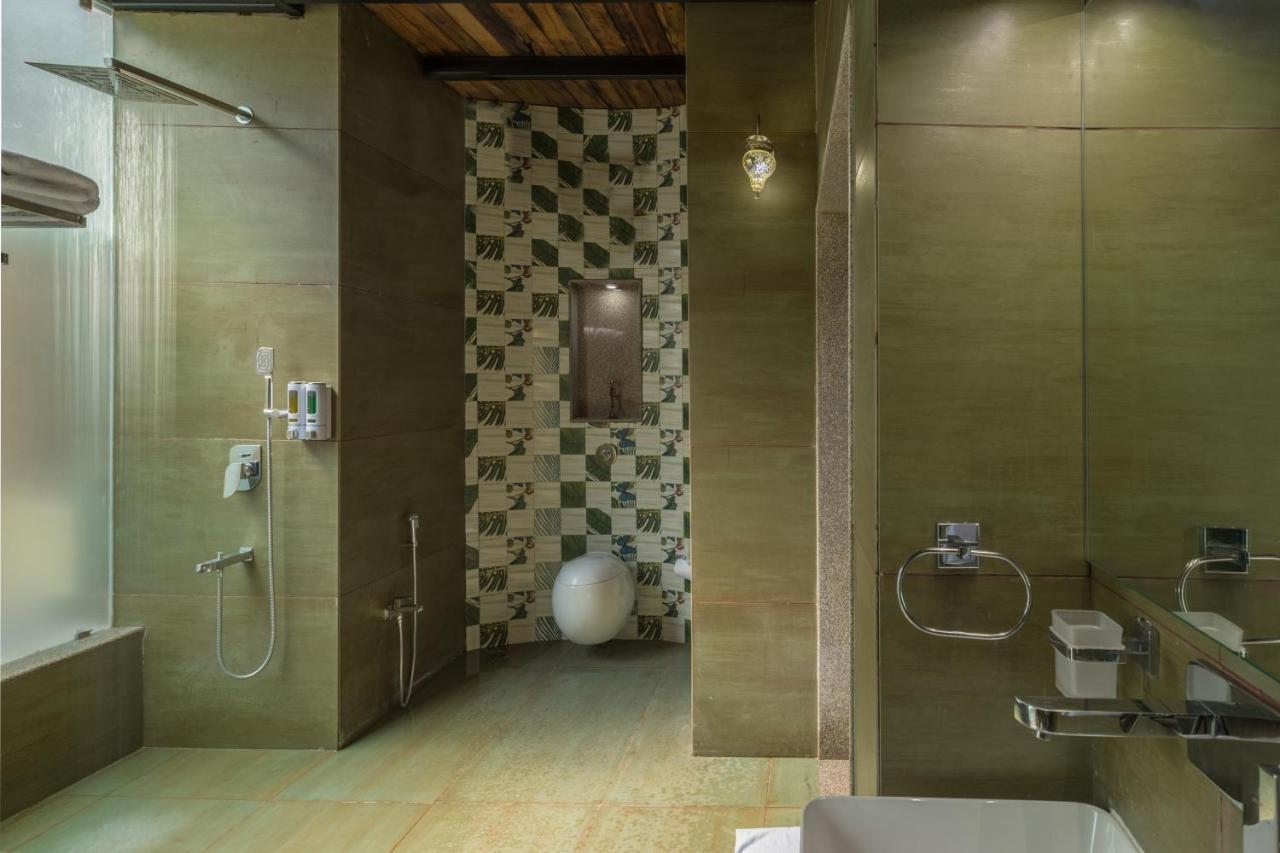 Sterling Padam Pench Hotel Khawasa Bagian luar foto